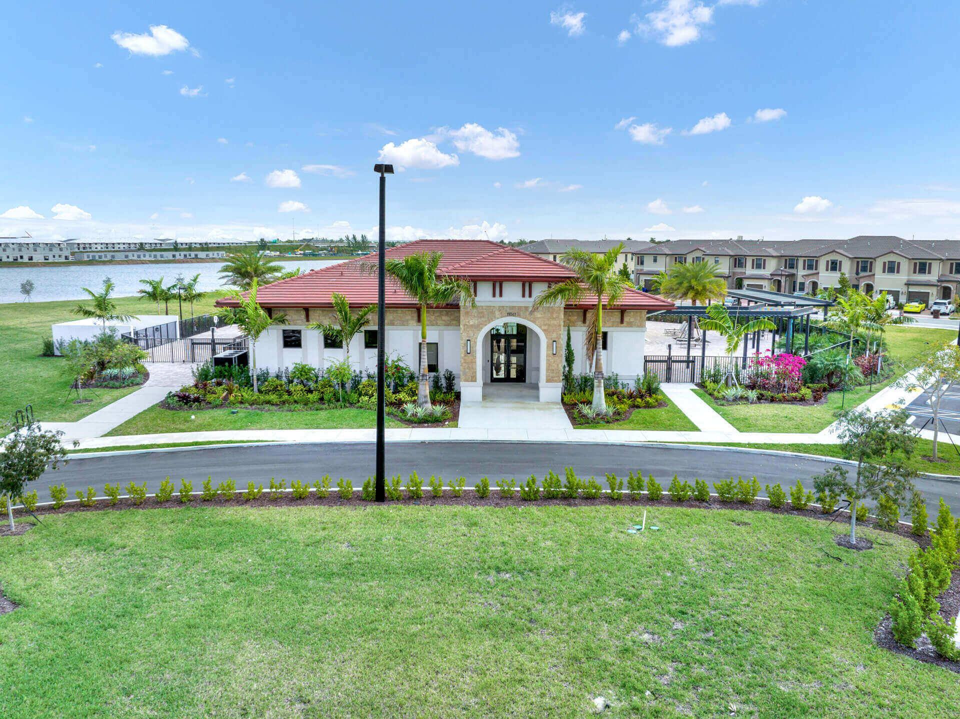 aquabella-north-clubhouse-gallery-10