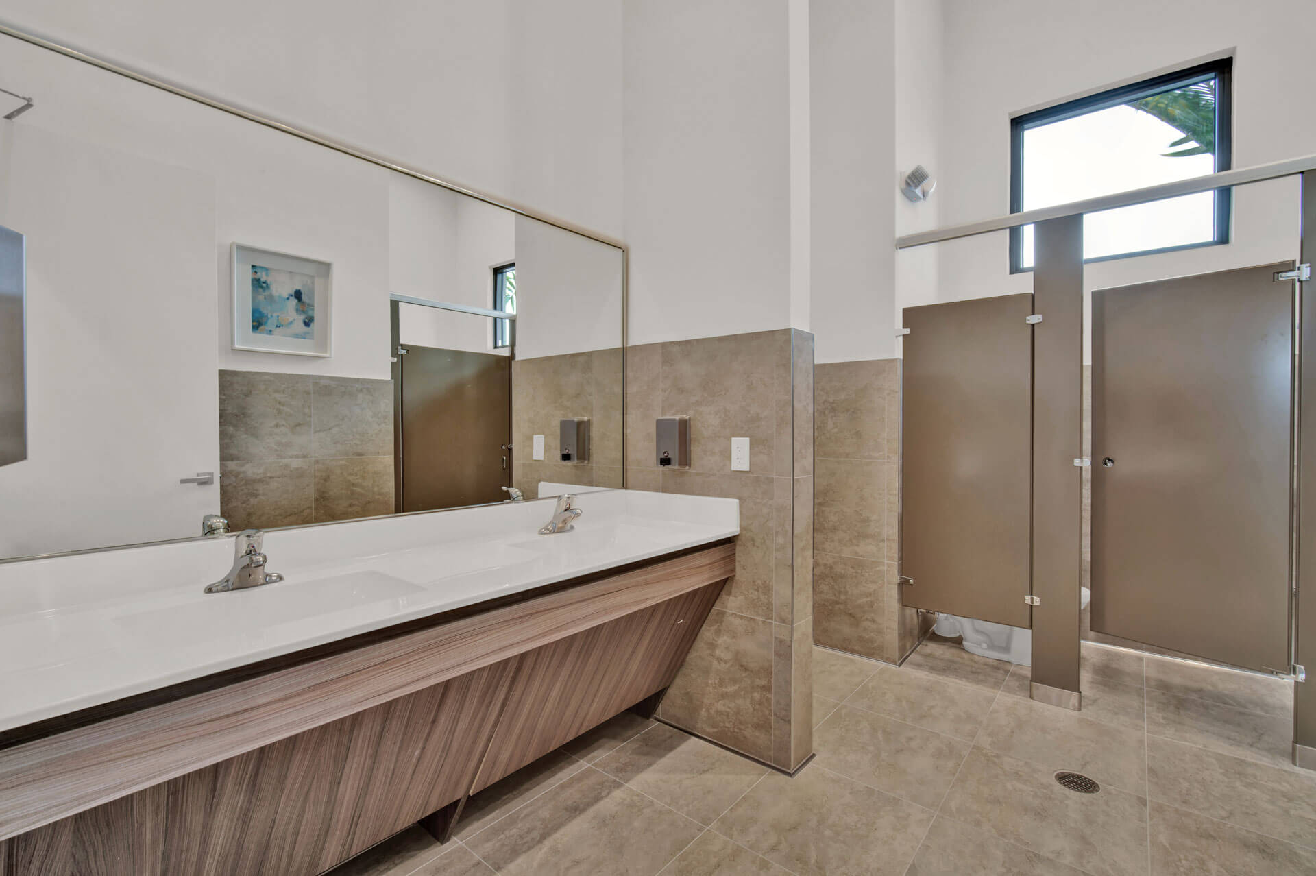 aquabella-north-clubhouse-gallery-3